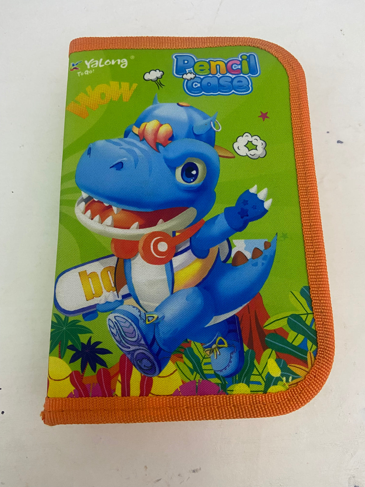 Coloring pens set with pencil case
