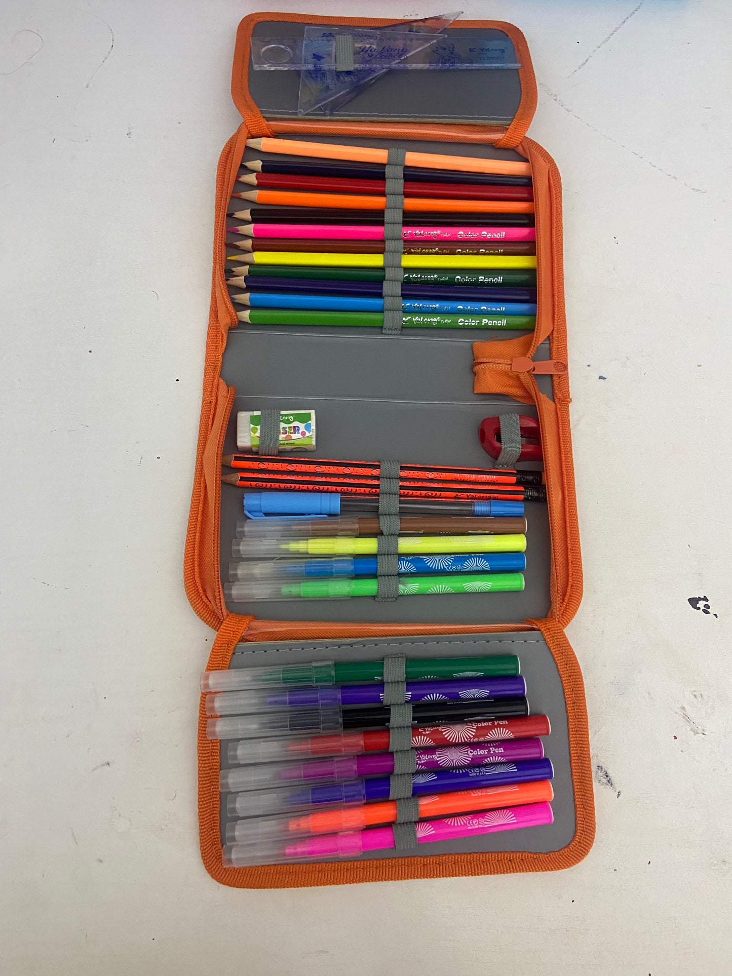 Coloring pens set with pencil case